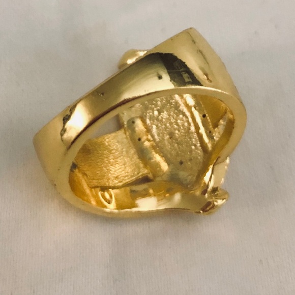 Ring - Picture 2 of 2